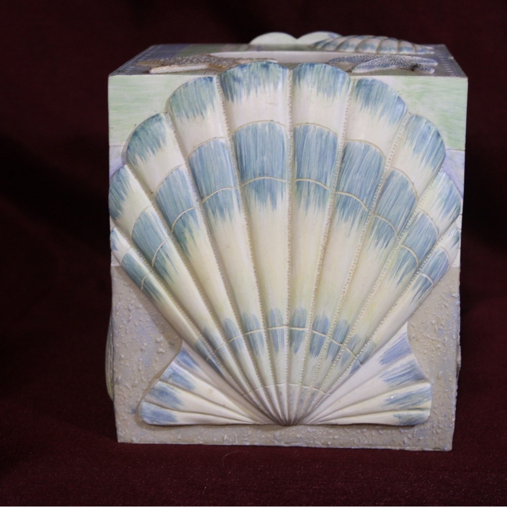 Laguna Boutique Beach Themed Resin Tissue Holder